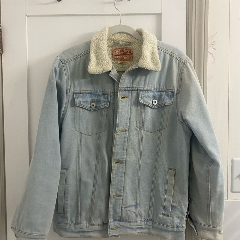 Levi's Light Blue Denim Jacket with Cream Sherpa Collar